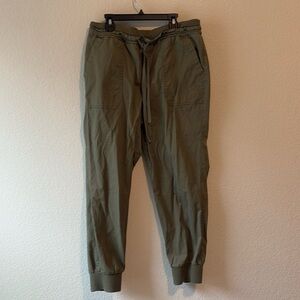 Vanilla Star army green size large cotton joggers